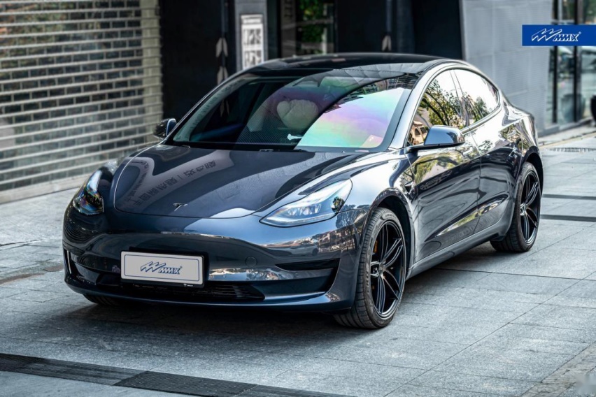 平添一分奇幻感，特斯拉Model 3升级MMX M1603轮毂