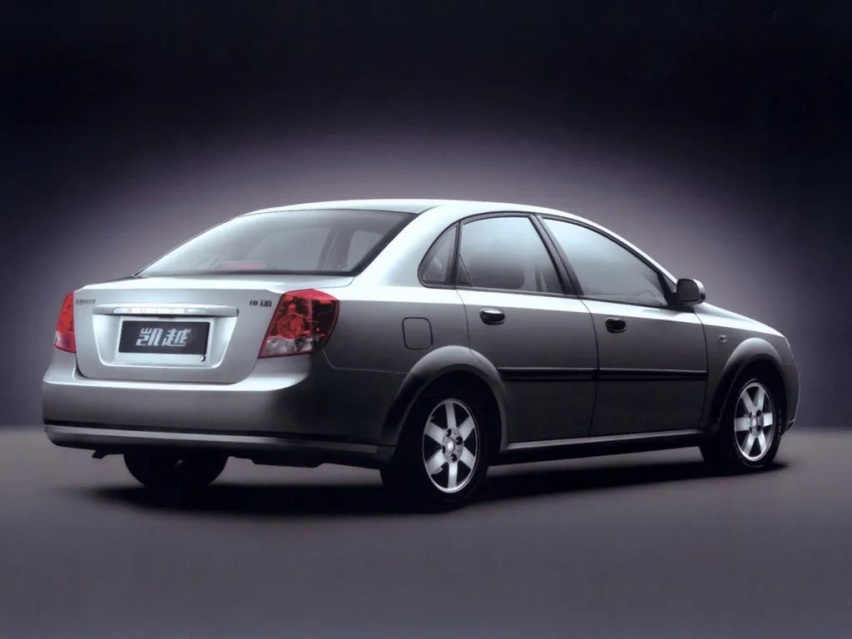 2003年中国汽车市场中最重要的新车 别克凯越