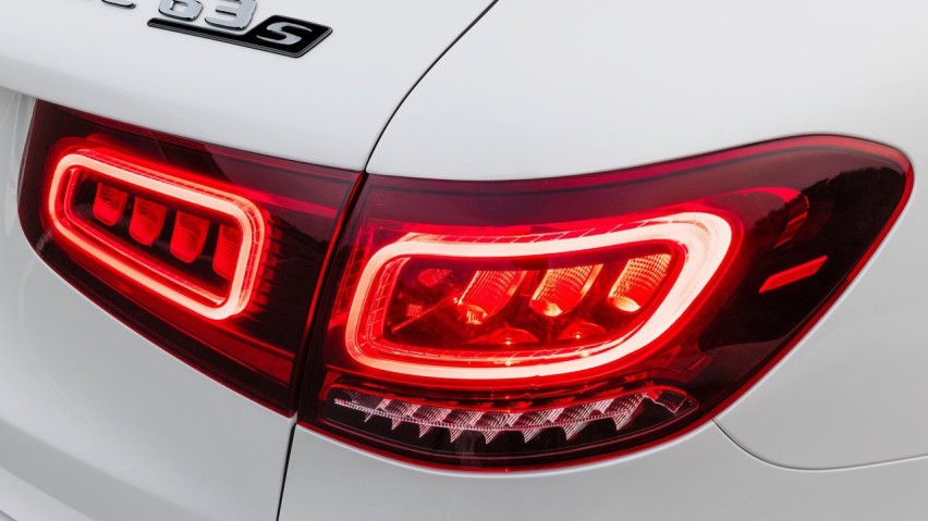 “超跑”SUV诞生 奔驰AMG GLC63 与超跑比肩