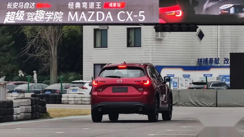 赛道体验CX-5：12万元级的驾驶快乐，也只有马自达能给到了