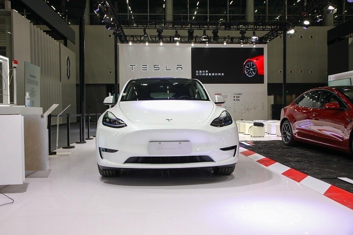 理想L7正式上市，整体性能不错，能否击败大降价后的特斯拉Model Y