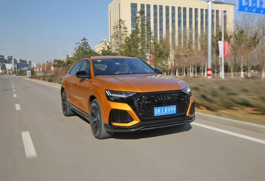 牛X评测：实测奥迪RSQ8，3.6秒破百能否称之为最强？