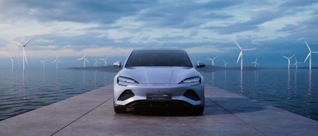 加速3.8 秒，22万元起售跟Model 3正面刚，比亚迪海豹官图曝光