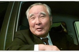 “小车之王”94岁仙逝，丰田章男：他像父亲