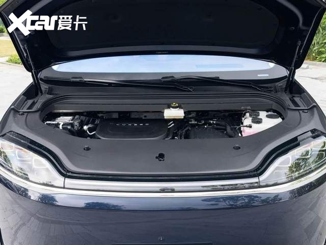 高端MPV间的PK?智界V9对比腾势D9,谁更值得入手?