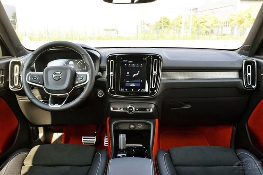 凯迪拉克XT4完成改款,升级后相较Q3、XC40你选谁?