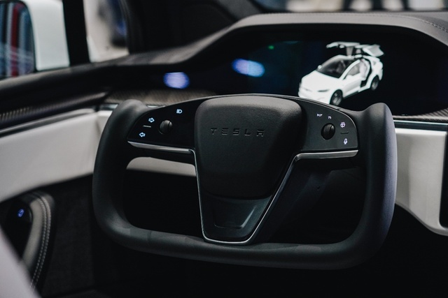 5年后的电动车啥样？看看特斯拉Model X Plaid就大致请清楚了