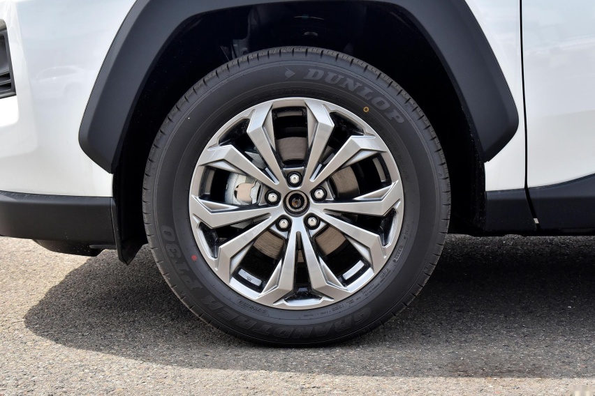 售17.68万起，两种动力三种四驱，一汽丰田-RAV4荣放可以买吗？