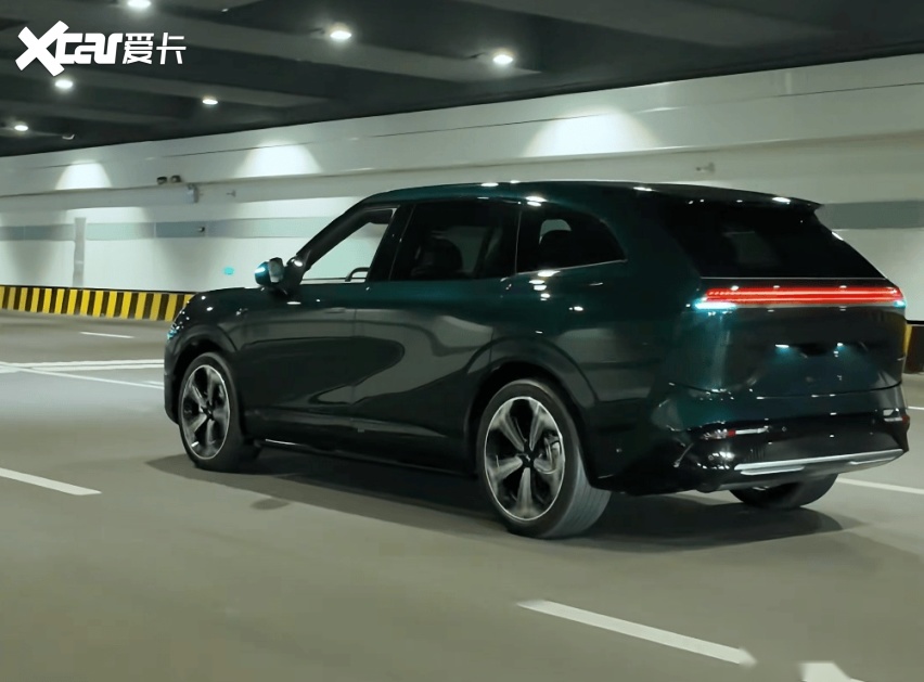 小鹏G9L实车图曝光，配双条幅贯穿式LED灯，比理想还霸气