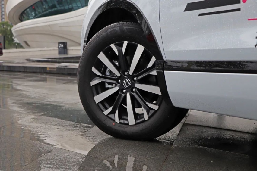 月销量超2万的本田SUV，开起来怎么样？