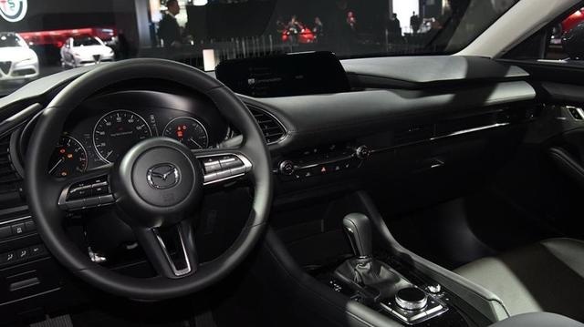 路咖评：全新马自达3沦为板车？成都车展合资车前瞻盘点