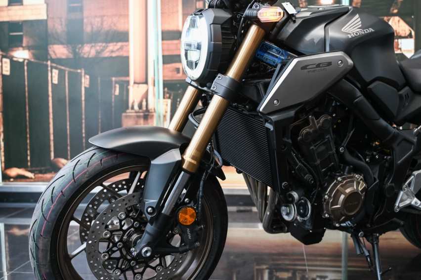 中排量复古街车，本田CB650R，水冷四缸动力外观帅气优雅