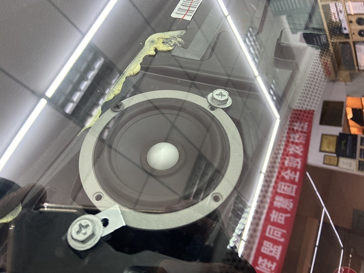 哈尔滨小蒋汽车音响改装丰田亚洲龙，黄金声学，JBL汽车音响
