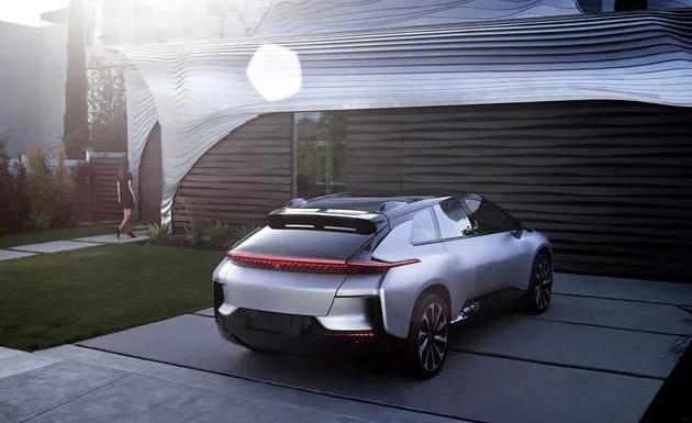 贾老板造车梦还未终结，FF91车内有11块屏幕，敢卖140万