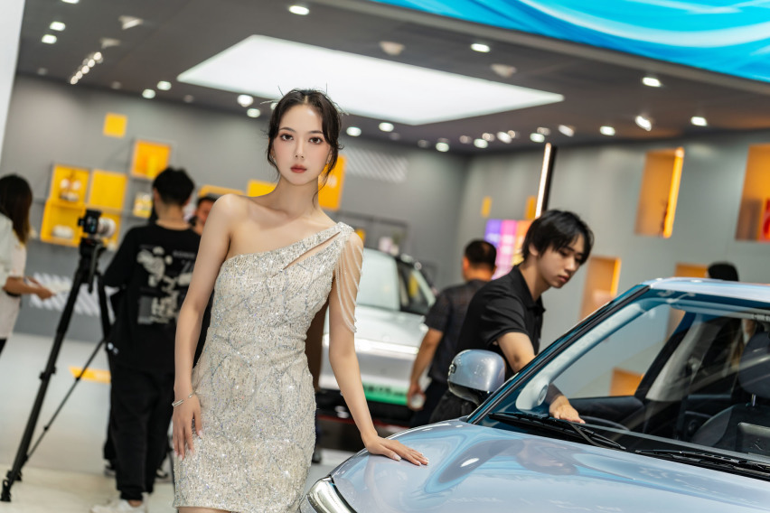2024广州车展小姐姐大合集！是真男人就坚持到最后一张！