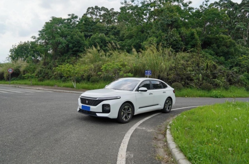 没选奇瑞、吉利，最后买了RC-5，开了8000km，看车主怎么说