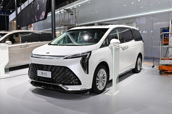 2.0T+9AT+48V轻混，2025款世纪CENTURY即将上市