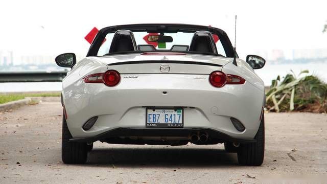技术升级，推出全新配色，2021款马自达MX-5 Miata