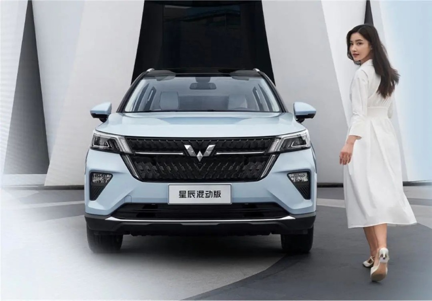 五菱星辰混动版官图发布，奇瑞瑞虎7 PLUS新能源草图发布…丨今日车闻