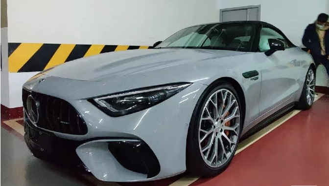 奔馳AMG SL實拍圖曝光!對標911,有望明年引入國內(nèi)! 奔馳AMG SL實拍圖曝光!對標911,有望明年引入國內(nèi)!