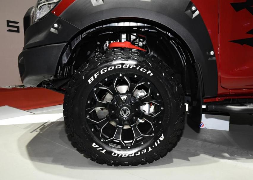 选锐骐6的朋友很懂车：2.3T+8AT，5米2车长，而且还是合资
