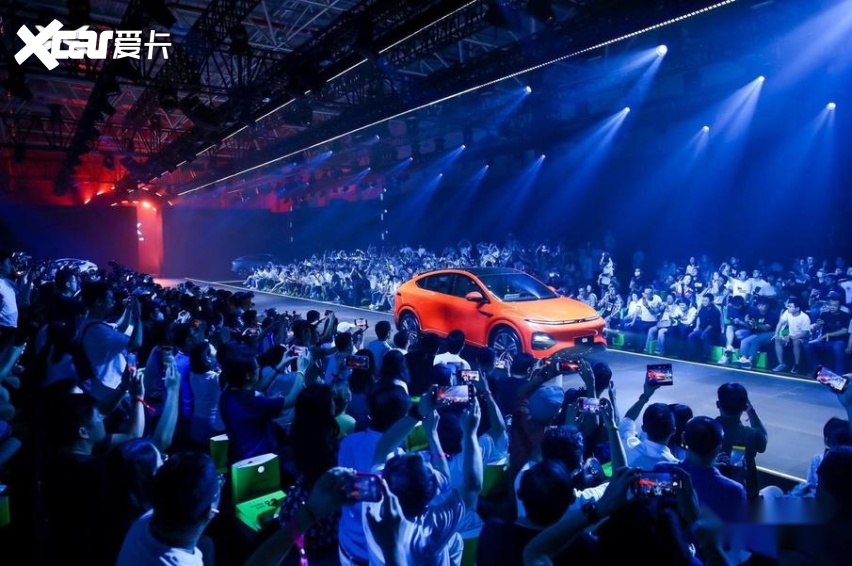 小鹏G6上市 25万级最强智能电动SUV