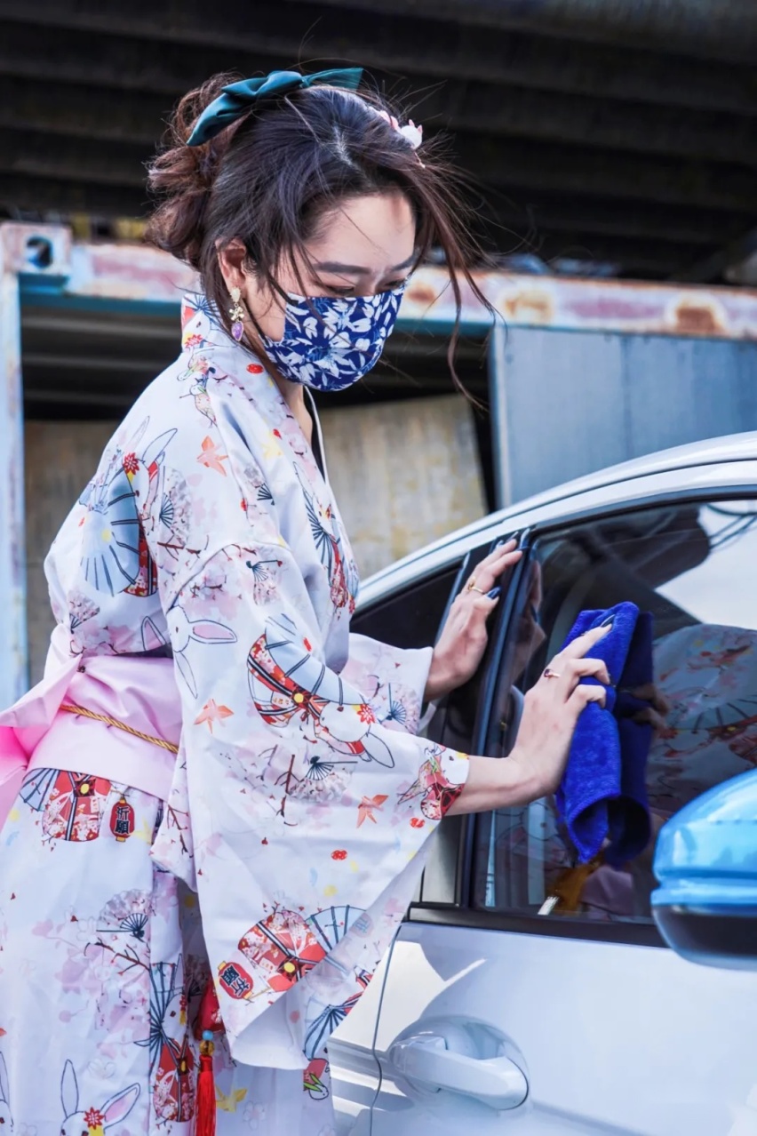 从跑赛道的本田飞度GK5，到宽体姿态小玩物，小姐姐一车通玩