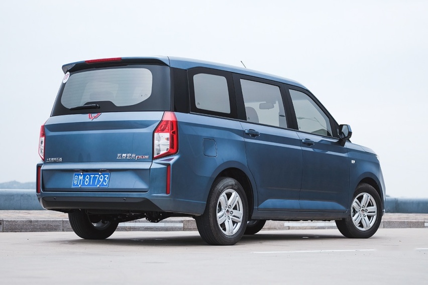 2.9s破百才2L油耗，后驱漂移神车6万多，这些新车不服不行