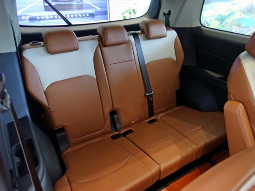空间宽敞、配置丰富的家用MPV，实拍2021款大通G50 PLUS