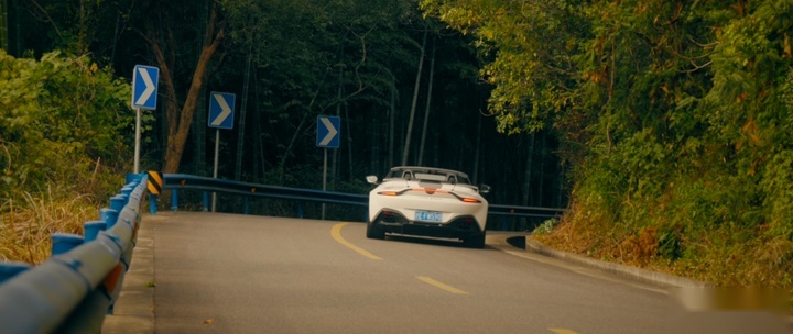 作到极致便是王！阿斯顿马丁Vantage F1 Edition敞篷版