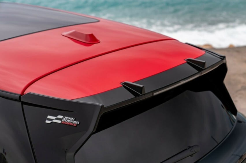MINI Cooper SE JCW Trim官图发布 外观激进 动力