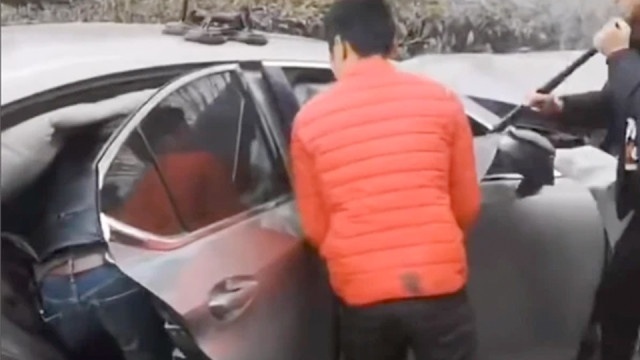 亚洲特供雷克萨斯LM：撞车后车门锁死，是减配了还是功能缺陷？