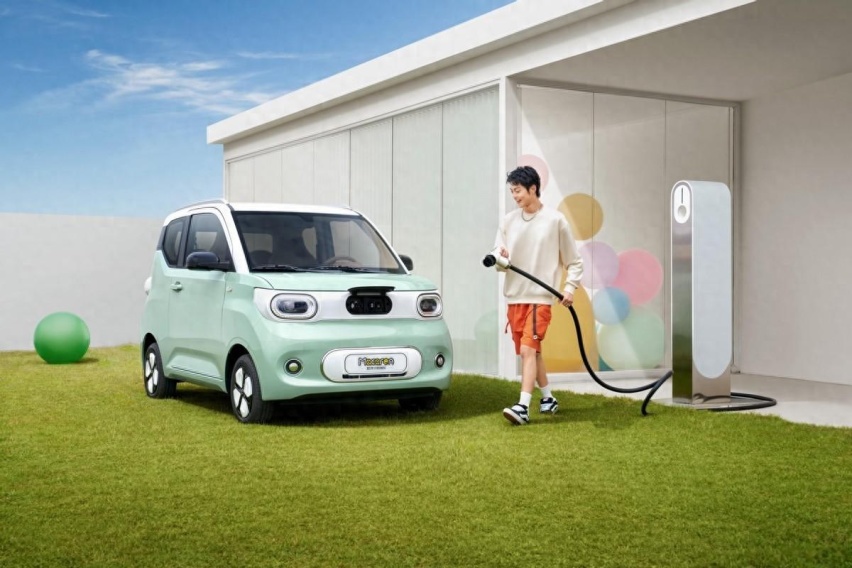 风光无限的五菱MINI，销量暴跌30%，剁椒鱼头还能救吗？