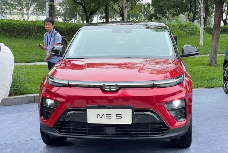 搭载增程式动力系统，天际ME5售价14.99万起