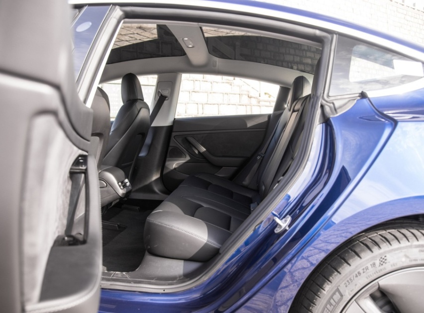 国产版Model 3价格下调至29.90万元起，它香了吗？