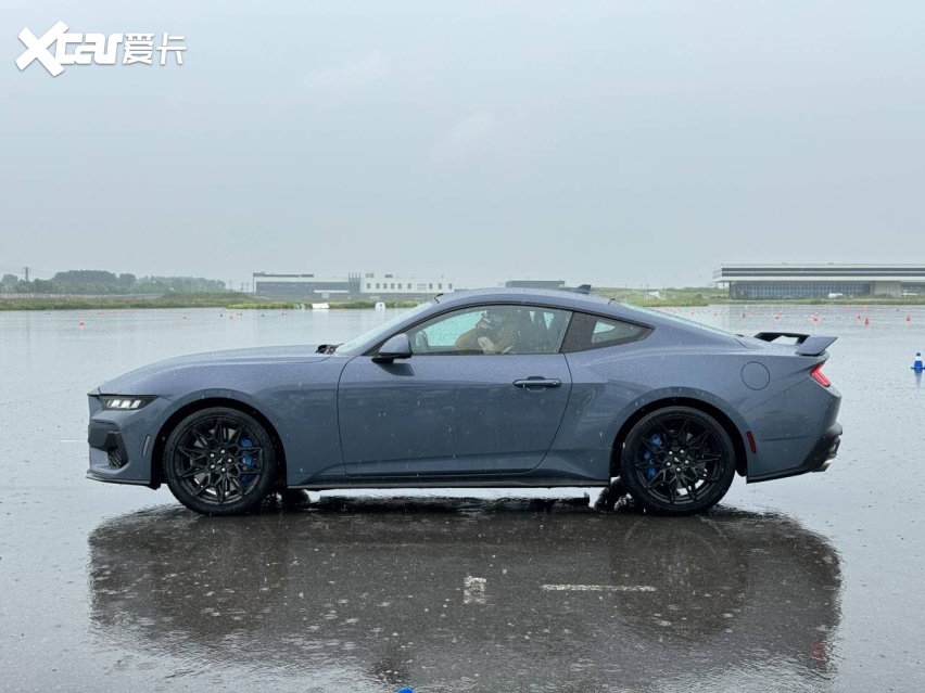 短试福特全新一代Mustang：暴雨中感受汽油味信仰