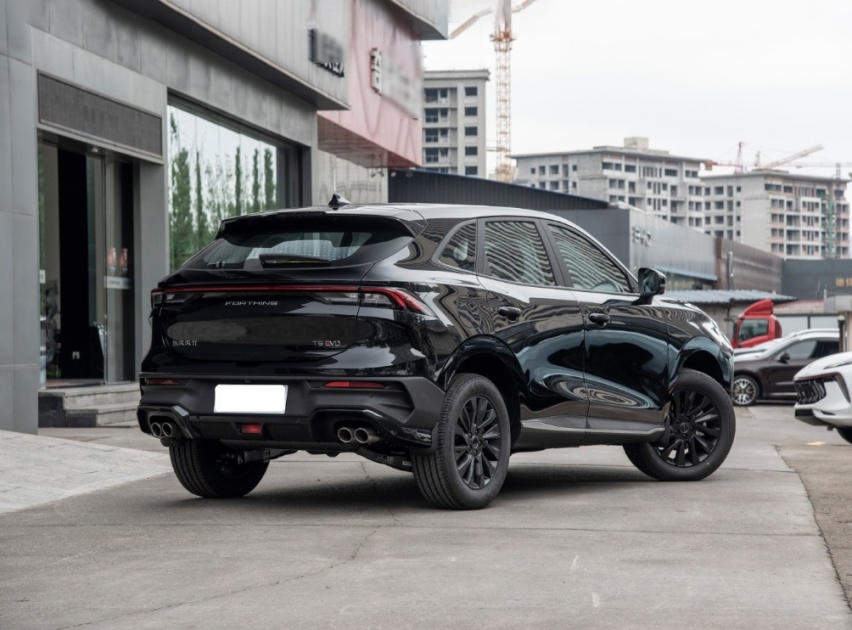 不足10w的超跑SUV，颜值不输兰博基尼Urus，匹配197马力