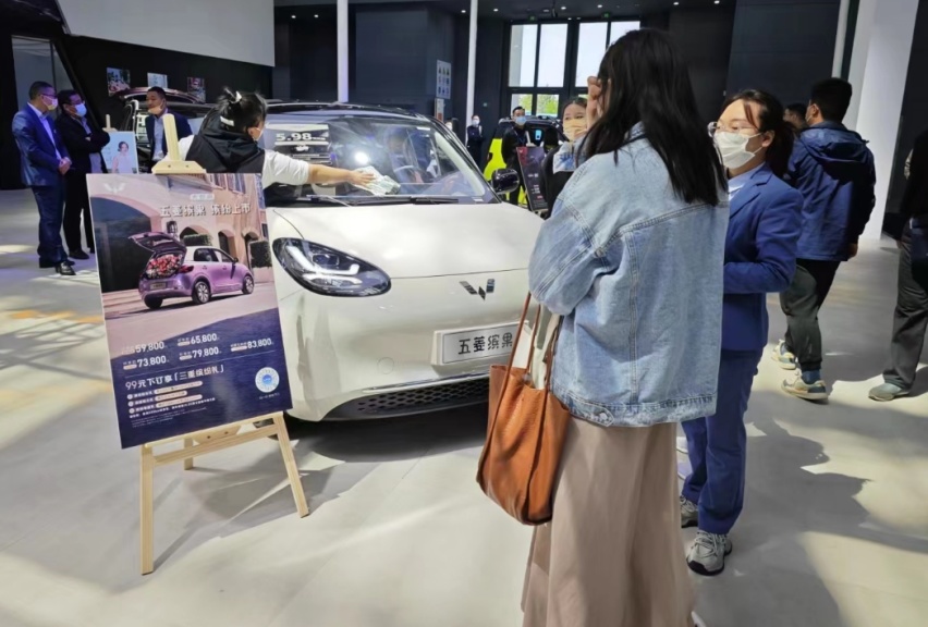 爆款车缤果领衔 石家庄国际车展五菱多款车型参展