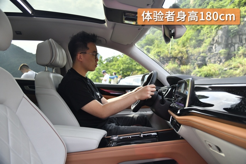试驾｜全新途昂家族 内饰终于换新，给躺平青年打个样儿