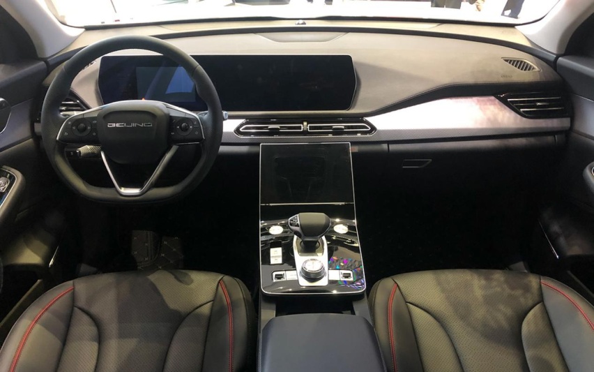 探店：BEIJING-X7银色讨喜，贺岁限量版电动尾门受宠