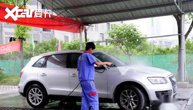 自己在家洗车，这几个地方千万不要忘记了