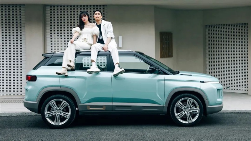 零跑2022款T03上市、AITO问界M5发布三天订单已破2000台…