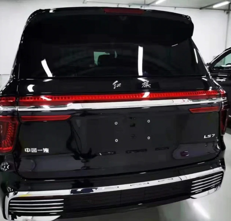 最贵国产SUV 搭载国产V8发动机的红旗LS7实车亮相