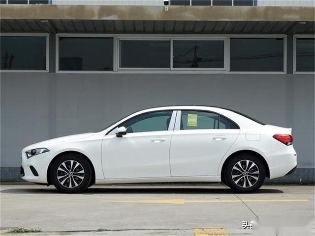 外观前卫，内饰豪华的奔驰A级三厢版，圆了你的奔驰梦