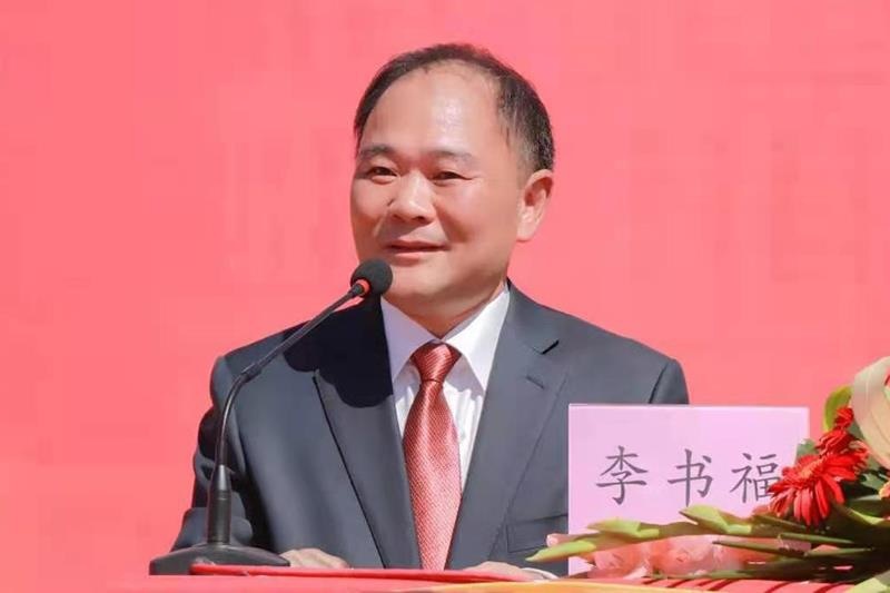 李书福：建议修订行业标准 适应电动汽车铁路运输