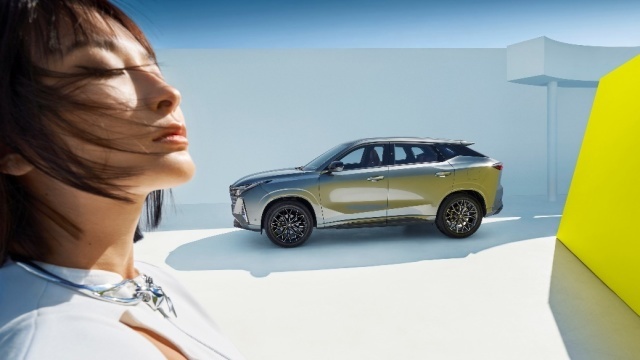 超高质价比 混动SUV“卷王” 长安UNI-Z先享价12.79万起