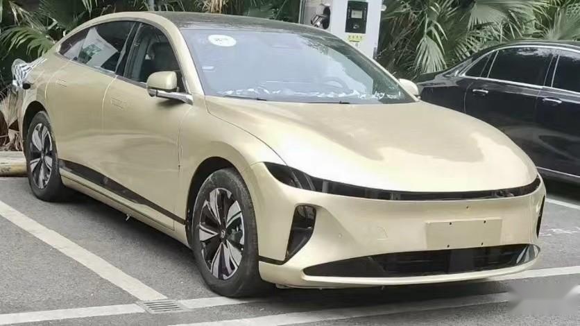 AR-HUD+Model 3同款大屏，解析长安启源A07座舱