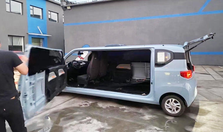 为何中国不允许非法改装？因为像五菱宏光MINI EV的乱改太疯狂