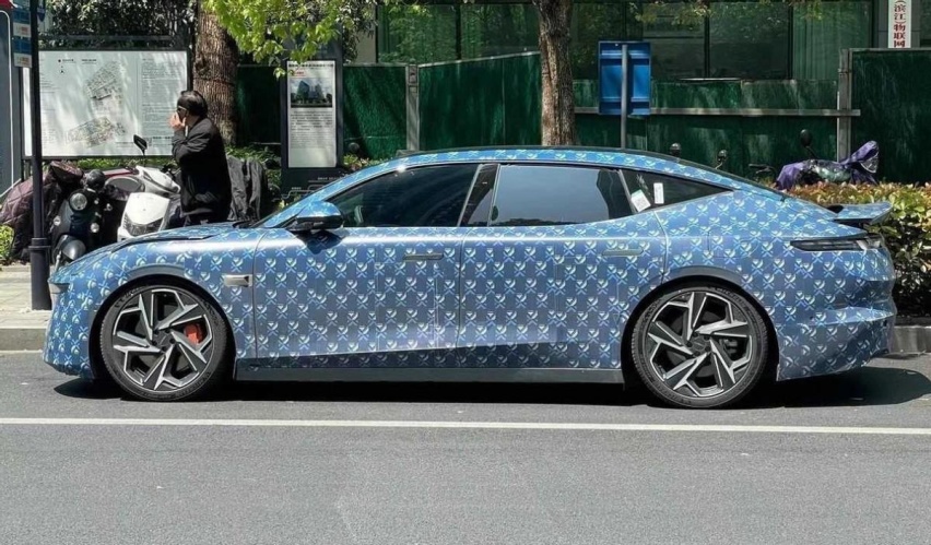 造型不输保时捷Panamera，领克全新中大型纯电车将于4月发布