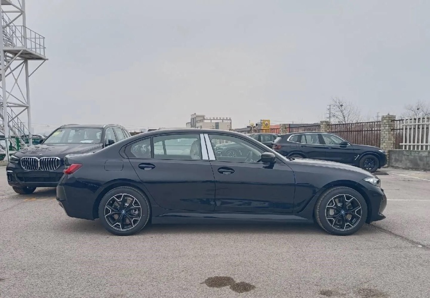 配置升级 宝马i3 eDrive40L实车曝光 续航592km